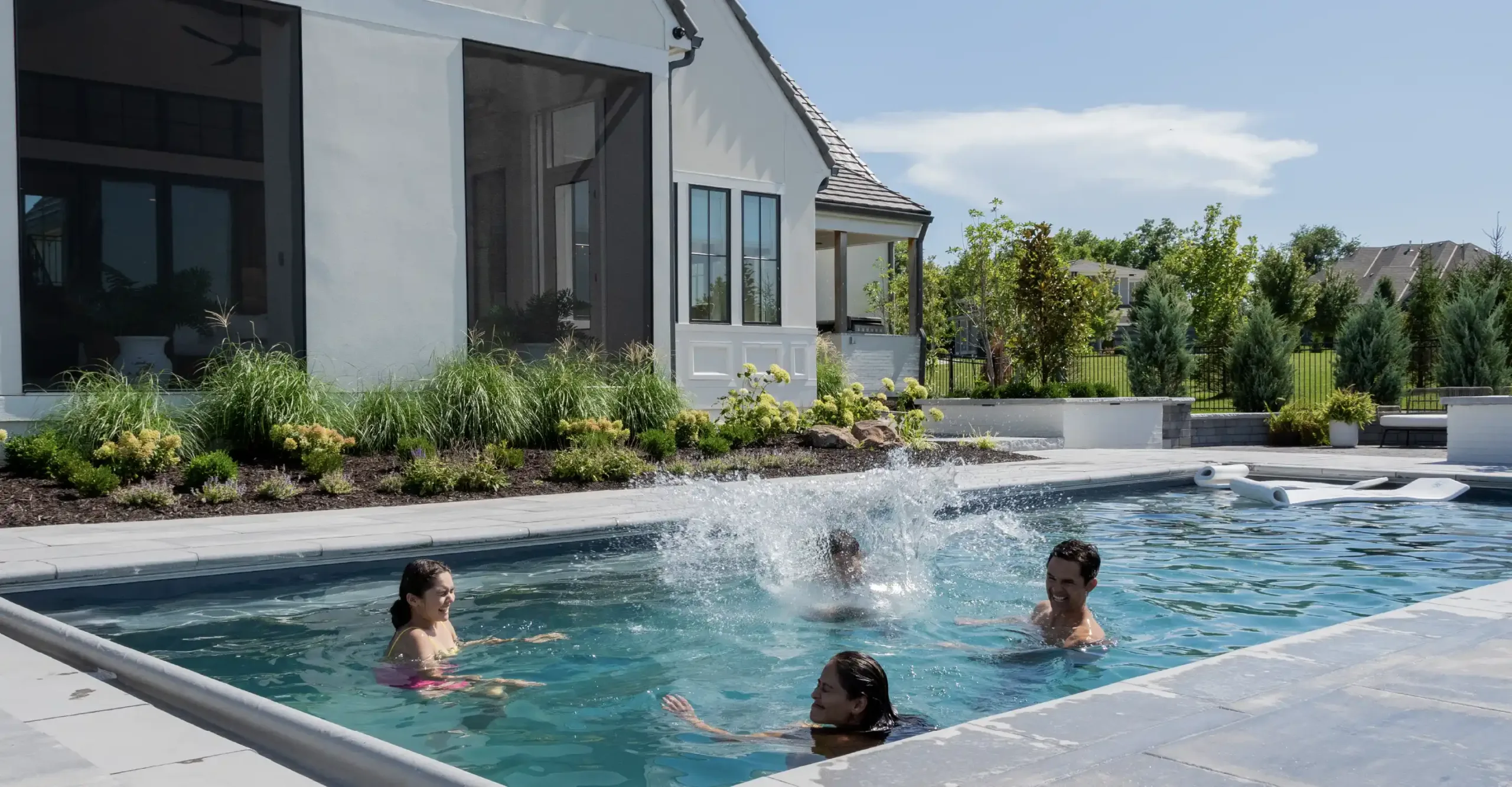 Avvia Pools Terre Haute: premier fiberglass swimming pools